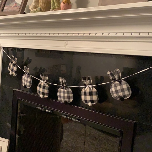 Easter Buffalo Plaid Bunny Rabbit Garland Like New Condition FARMHOUSE - Picture 6 of 10